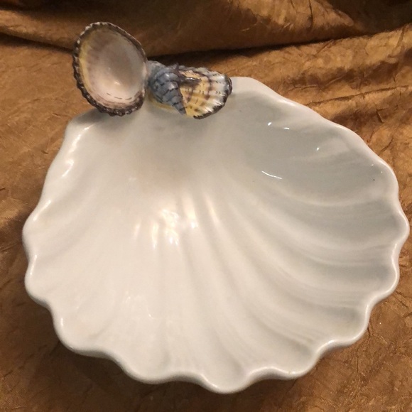 Ceramic Dish/Bowl w/Hand Painted Shell Accents - Picture 6 of 7